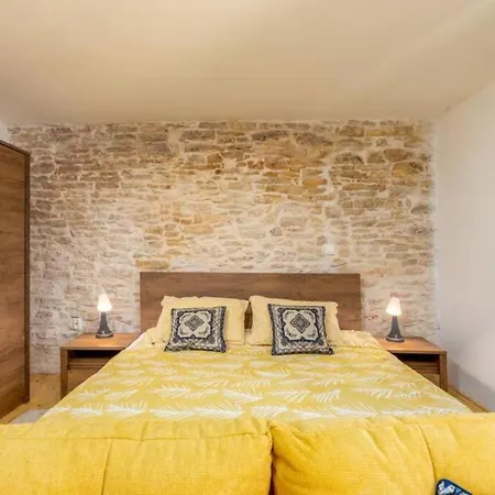 Casa Di Pietra Matelici * Divšići