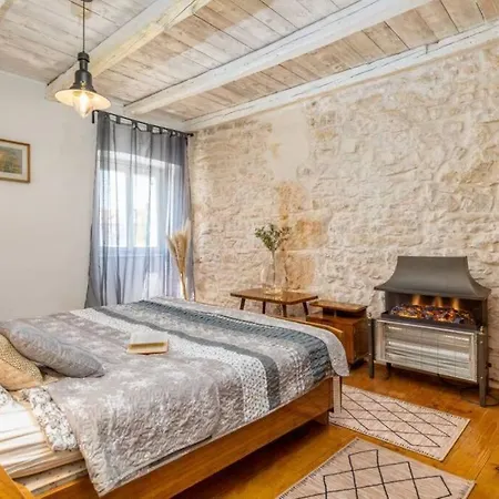 Casa Di Pietra Matelici 빌라