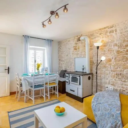 Villa Casa Di Pietra Matelici Divšići